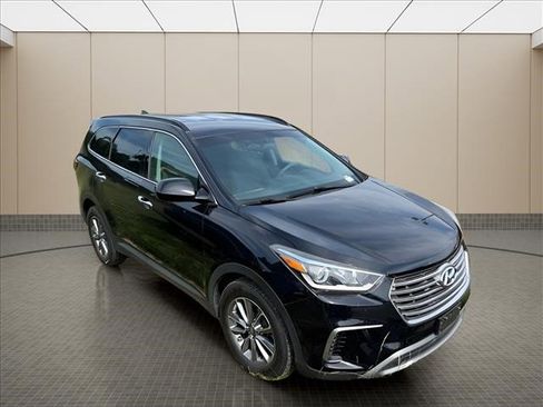 Used 2017 Hyundai Santa Fe SE AWD/4WD image 19