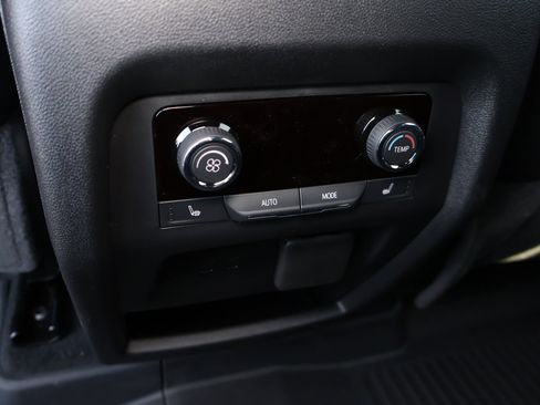 New 2026 Chevrolet Traverse High Country w/ LPO, Floor Liner Package AWD/4WD image 25