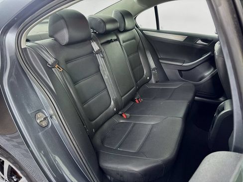 Used 2017 Volkswagen Jetta SE FWD image 25