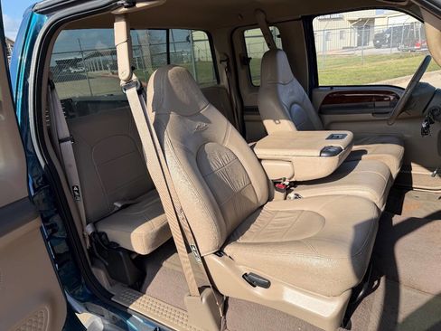 Used 2000 Ford F250 Lariat image 4