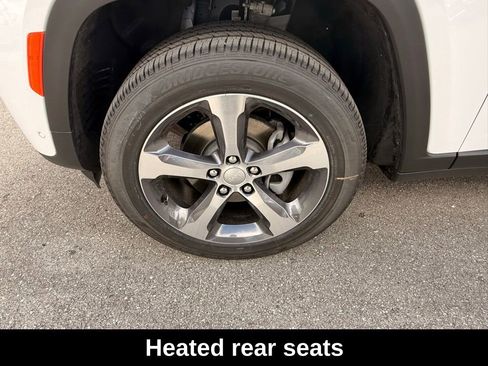 New 2026 Jeep Grand Cherokee Limited w/ Luxury Tech Group II image 32