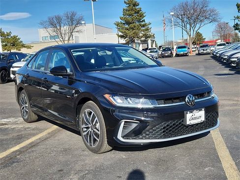 New 2026 Volkswagen Jetta SE image 1