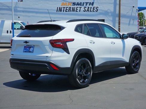 New 2026 Chevrolet Trax LT w/ Driver Confidence Package FWD image 6