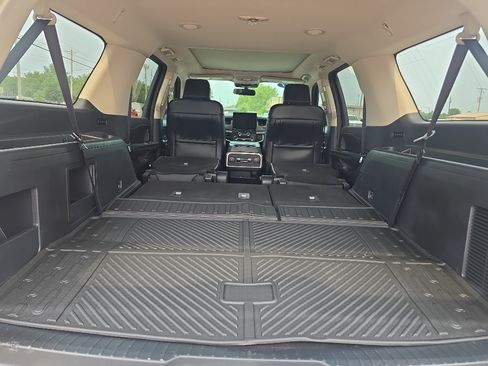 Used 2023 Ford Expedition Max XLT AWD/4WD image 12