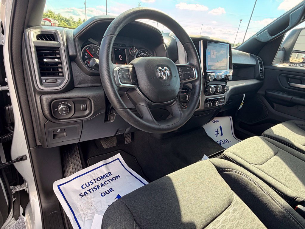 New 2026 RAM 1500 Express AWD/4WD image 18