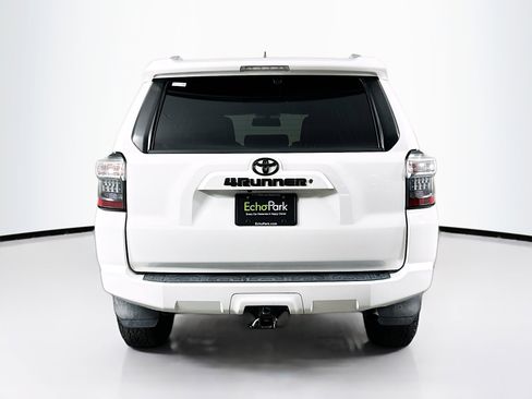 Used 2018 Toyota 4Runner SR5 Premium image 7