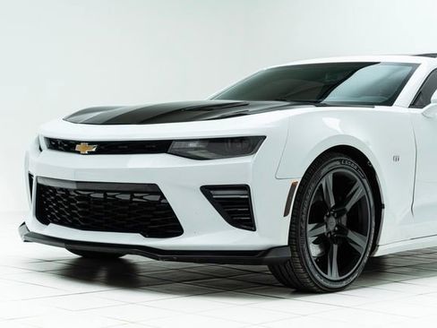 Used 2016 Chevrolet Camaro SS image 10