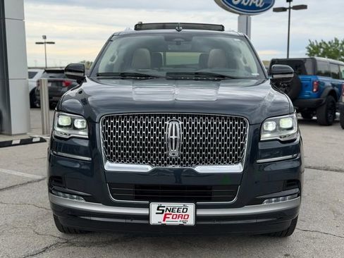Used 2024 Lincoln Navigator L Reserve AWD/4WD image 2