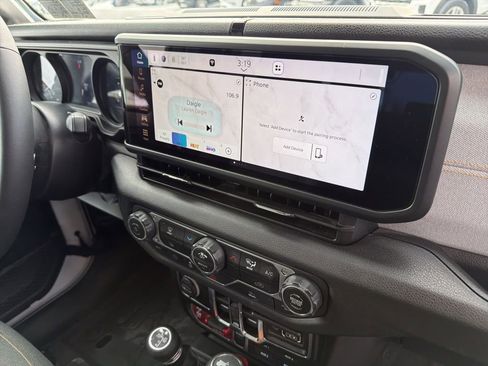 Certified 2025 Jeep Wrangler Willys 4xe image 14