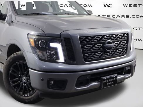 Used 2019 Nissan Titan SV w/ SV Convenience Package RWD image 47