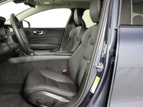 Certified 2025 Volvo V60 B5 Cross Country Plus image 31