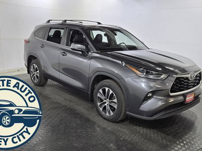 Used 2021 Toyota Highlander XLE