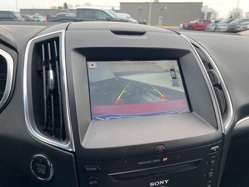 Used 2018 Ford Edge Titanium w/ Technology Package image 19