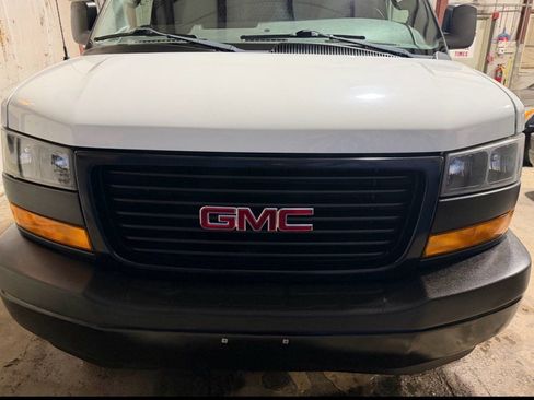 Used 2018 GMC Savana 3500 G3500 Cargo Ext w/ Driver Convenience Package image 16