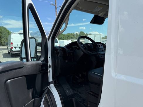 Used 2026 RAM ProMaster 2500 w/ Convenience Group FWD image 14