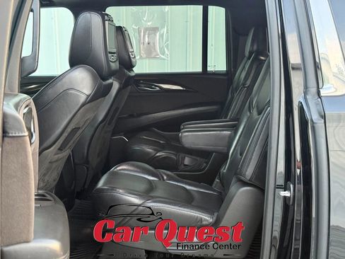 Used 2017 Cadillac Escalade ESV Platinum image 12
