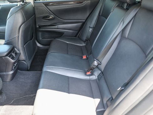 Used 2020 Lexus ES 350 w/ Premium Package FWD image 9