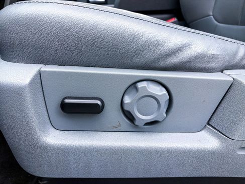 Used 2014 Ford F150 XLT w/ XLT Chrome Package image 13