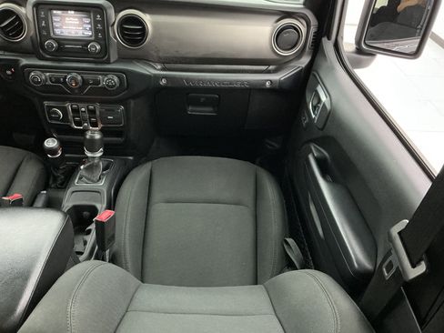 Used 2019 Jeep Wrangler Unlimited Sport S AWD/4WD image 28