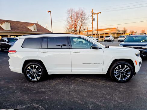 Used 2025 Jeep Grand Cherokee L Overland w/ Luxury Tech Group IV image 14