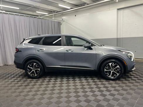 Certified 2023 Kia Sportage EX image 3