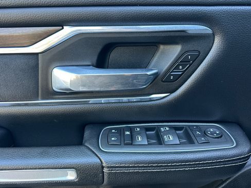 Used 2022 RAM 1500 Laramie AWD/4WD image 11