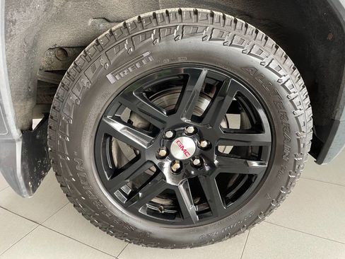 Used 2020 GMC Sierra 1500 SLE w/ SLE Value Package image 12