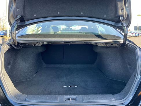 Used 2025 Nissan Sentra SV image 29