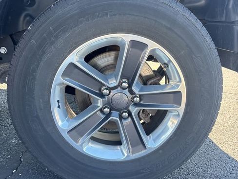 Used 2018 Jeep Wrangler Unlimited Sahara image 29