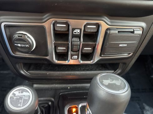 Used 2023 Jeep Wrangler Unlimited Sahara w/ Cold Weather Group image 25