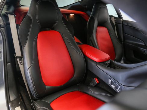 Used 2014 Aston Martin Vanquish Coupe RWD image 40