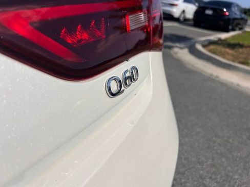 Used 2018 INFINITI Q60 3.0t Luxe w/ Sensory Package 3.0T Luxe AWD/4WD image 31