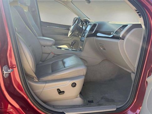 Used 2013 Jeep Grand Cherokee Laredo image 28