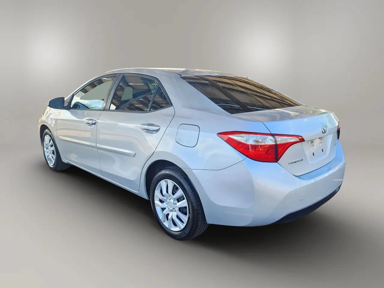 Used 2015 Toyota Corolla LE FWD image 6