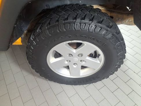Used 2012 Jeep Wrangler Unlimited Sport AWD/4WD image 8