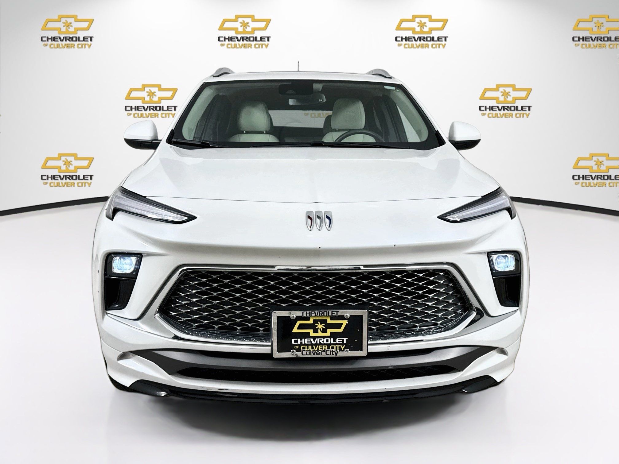 Used 2024 Buick Encore GX Avenir w/ Avenir Convenience Package AWD/4WD image 2