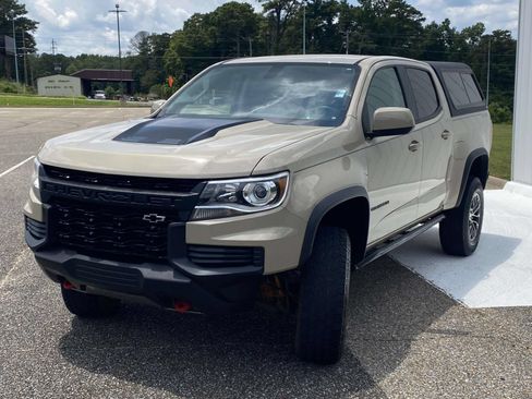 Used 2022 Chevrolet Colorado ZR2 AWD/4WD image 3
