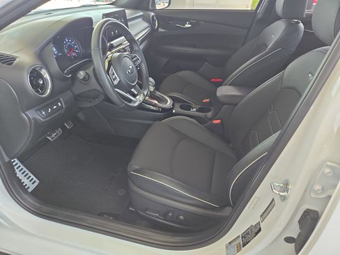 Used 2021 Kia Forte GT-Line w/ GT-Line Premium Package image 12