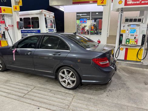 Used 2014 Mercedes-Benz C 300 4MATIC Sedan image 4