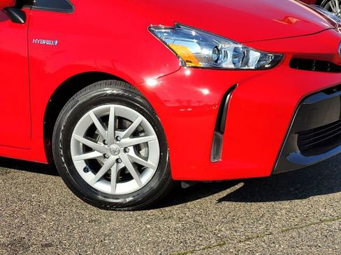 Used 2015 Toyota Prius V Three image 6