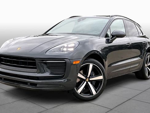 Used 2022 Porsche Macan image 34