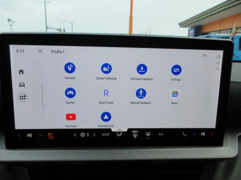 Used 2025 Ford Explorer ST-Line w/ Premium Package image 33