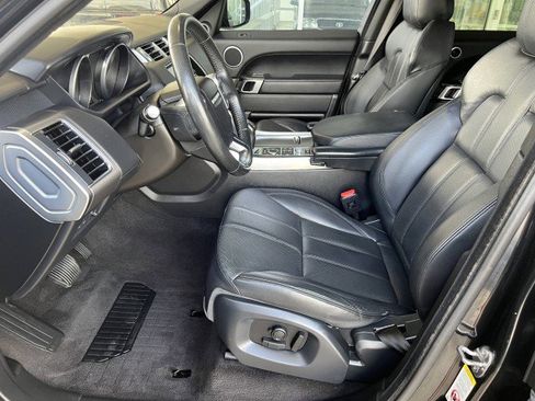 Used 2017 Land Rover Range Rover Sport SE image 10