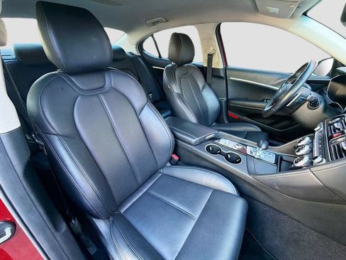 Used 2022 Genesis G70 2.0T RWD image 28