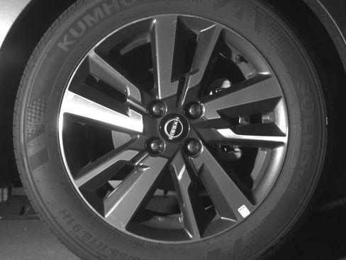 Used 2025 Nissan Versa SV image 13