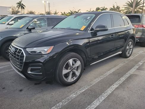 Used 2023 Audi Q5 2.0T Premium w/ Convenience Package image 3