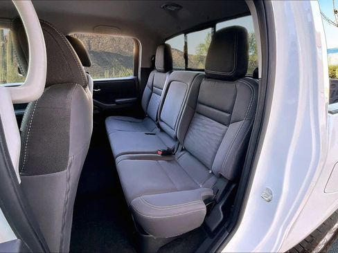 Used 2024 Nissan Frontier SV w/ SV Convenience Package AWD/4WD image 27
