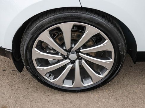 New 2025 Land Rover Range Rover SE image 13