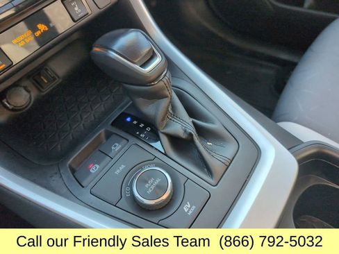 Used 2021 Toyota RAV4 XLE image 25