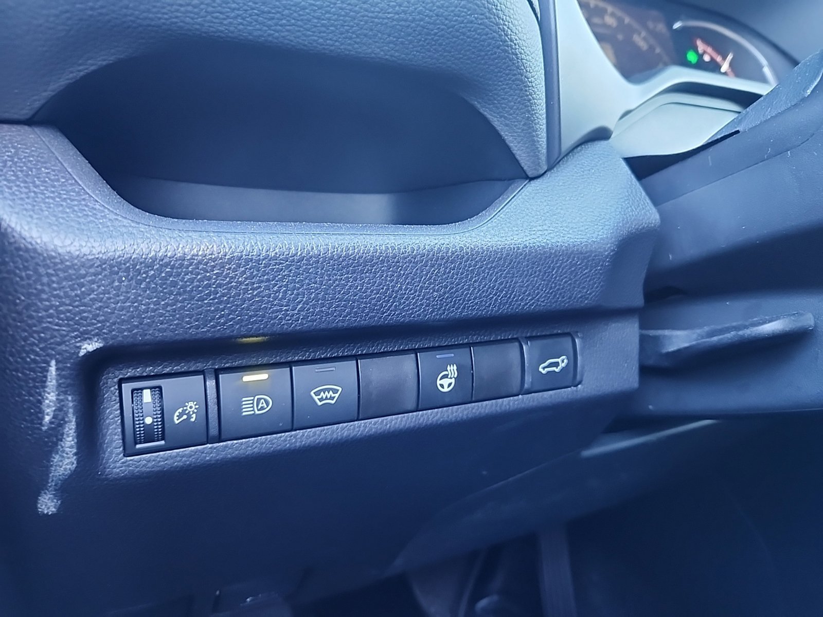 Used 2025 Toyota RAV4 XLE Premium w/ Weather Package AWD/4WD image 17